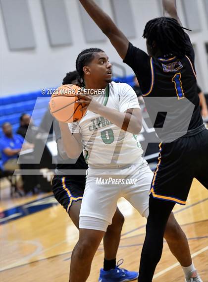 Thumbnail 2 in Tampa Catholic vs Mainland (The First Academy Invitational) photogallery.