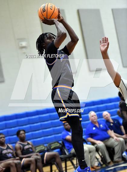 Thumbnail 2 in Tampa Catholic vs Mainland (The First Academy Invitational) photogallery.