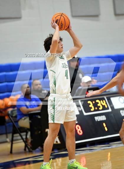 Thumbnail 2 in Tampa Catholic vs Mainland (The First Academy Invitational) photogallery.