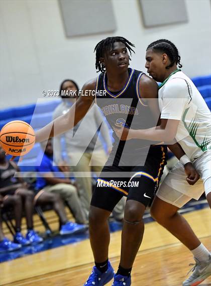 Thumbnail 2 in Tampa Catholic vs Mainland (The First Academy Invitational) photogallery.