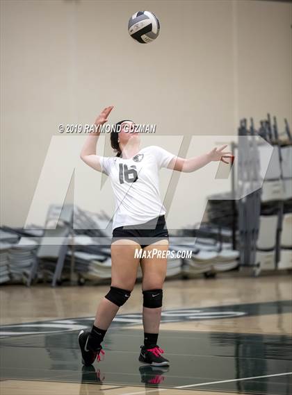 Thumbnail 2 in Reedley @ Hoover photogallery.