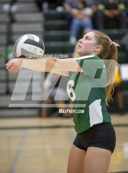 Thumbnail 3 in Reedley @ Hoover photogallery.