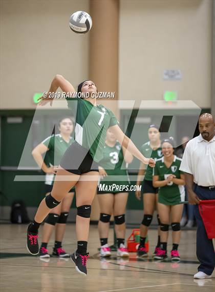 Thumbnail 1 in Reedley @ Hoover photogallery.