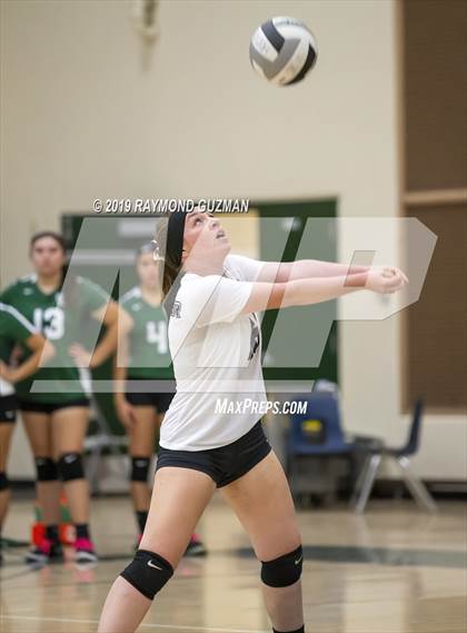 Thumbnail 1 in Reedley @ Hoover photogallery.