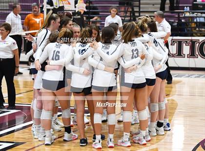 Thumbnail 3 in Mount Notre Dame vs. Assumption (GEICO Girls Invitational) photogallery.