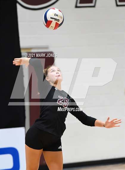 Thumbnail 2 in Mount Notre Dame vs. Assumption (GEICO Girls Invitational) photogallery.