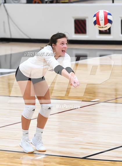 Thumbnail 2 in Mount Notre Dame vs. Assumption (GEICO Girls Invitational) photogallery.