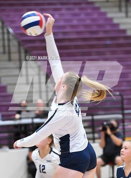 Thumbnail 2 in Mount Notre Dame vs. Assumption (GEICO Girls Invitational) photogallery.