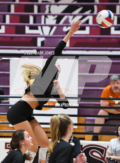 Thumbnail 1 in Mount Notre Dame vs. Assumption (GEICO Girls Invitational) photogallery.