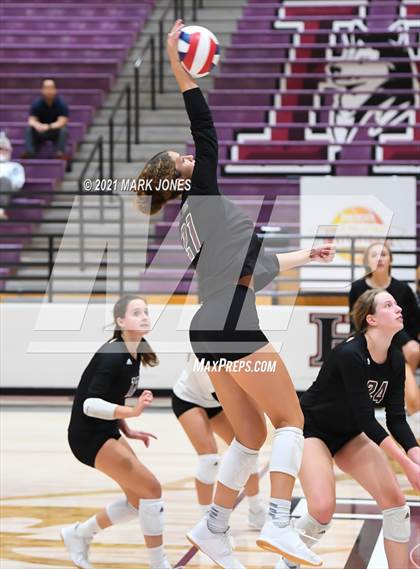 Thumbnail 3 in Mount Notre Dame vs. Assumption (GEICO Girls Invitational) photogallery.
