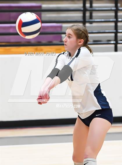 Thumbnail 3 in Mount Notre Dame vs. Assumption (GEICO Girls Invitational) photogallery.