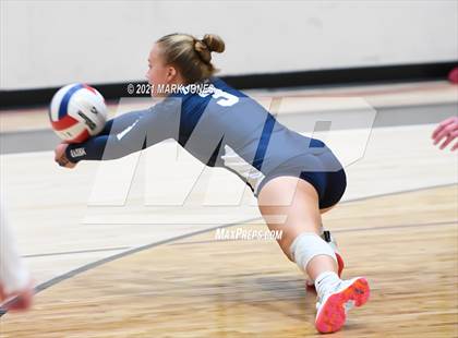 Thumbnail 2 in Mount Notre Dame vs. Assumption (GEICO Girls Invitational) photogallery.