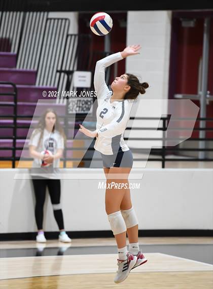 Thumbnail 2 in Mount Notre Dame vs. Assumption (GEICO Girls Invitational) photogallery.
