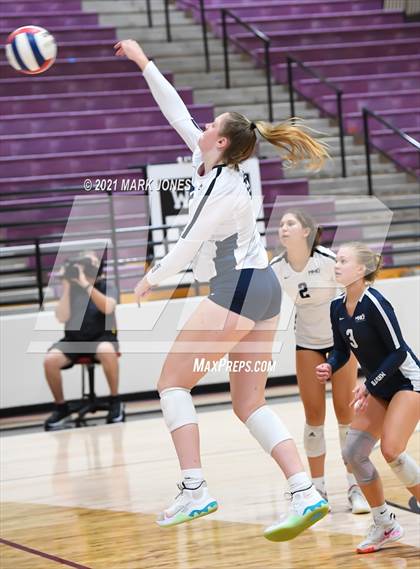 Thumbnail 3 in Mount Notre Dame vs. Assumption (GEICO Girls Invitational) photogallery.