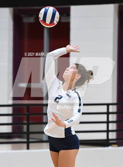 Thumbnail 3 in Mount Notre Dame vs. Assumption (GEICO Girls Invitational) photogallery.