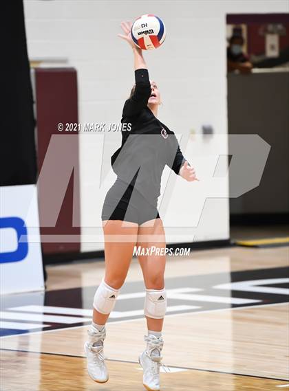 Thumbnail 3 in Mount Notre Dame vs. Assumption (GEICO Girls Invitational) photogallery.