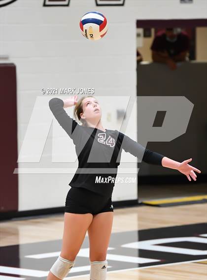 Thumbnail 3 in Mount Notre Dame vs. Assumption (GEICO Girls Invitational) photogallery.