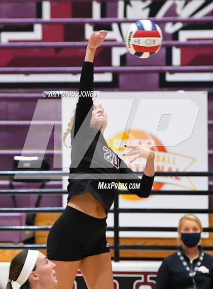 Thumbnail 2 in Mount Notre Dame vs. Assumption (GEICO Girls Invitational) photogallery.