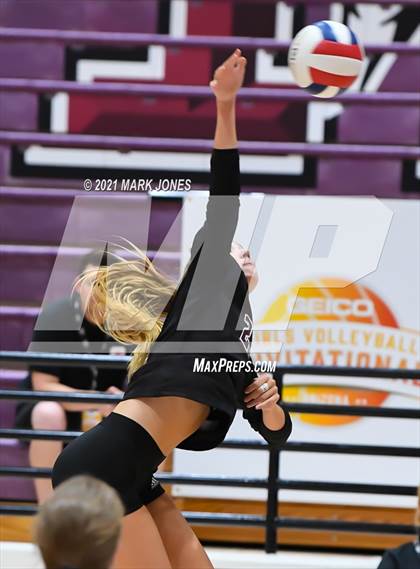 Thumbnail 3 in Mount Notre Dame vs. Assumption (GEICO Girls Invitational) photogallery.