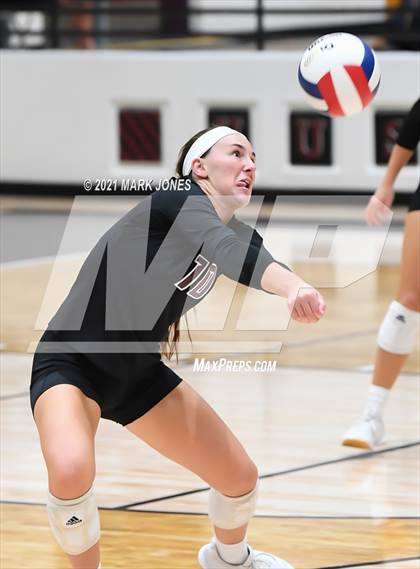 Thumbnail 3 in Mount Notre Dame vs. Assumption (GEICO Girls Invitational) photogallery.
