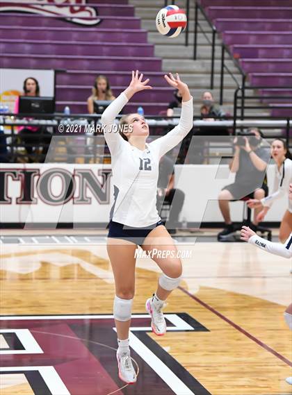 Thumbnail 3 in Mount Notre Dame vs. Assumption (GEICO Girls Invitational) photogallery.