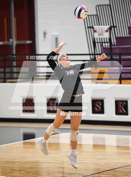 Thumbnail 2 in Mount Notre Dame vs. Assumption (GEICO Girls Invitational) photogallery.