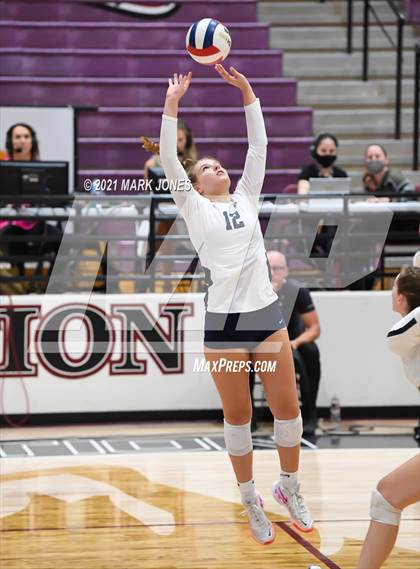 Thumbnail 2 in Mount Notre Dame vs. Assumption (GEICO Girls Invitational) photogallery.
