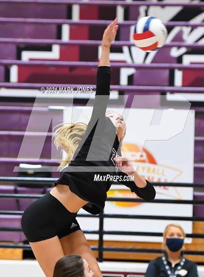 Thumbnail 1 in Mount Notre Dame vs. Assumption (GEICO Girls Invitational) photogallery.