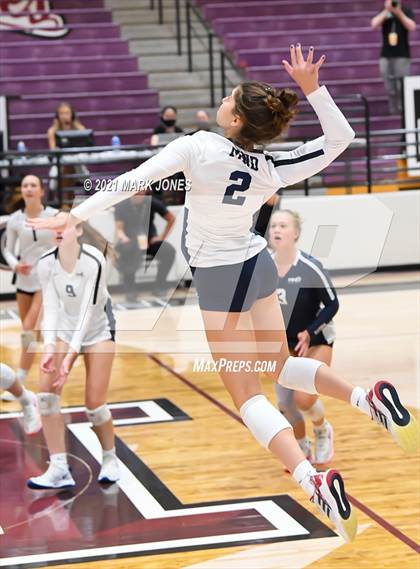 Thumbnail 3 in Mount Notre Dame vs. Assumption (GEICO Girls Invitational) photogallery.