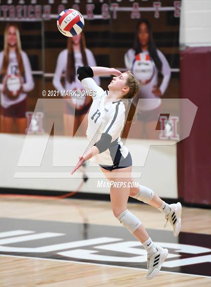 Thumbnail 1 in Mount Notre Dame vs. Assumption (GEICO Girls Invitational) photogallery.