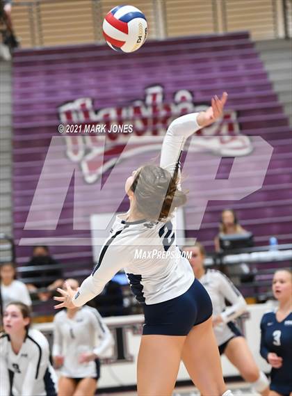 Thumbnail 3 in Mount Notre Dame vs. Assumption (GEICO Girls Invitational) photogallery.