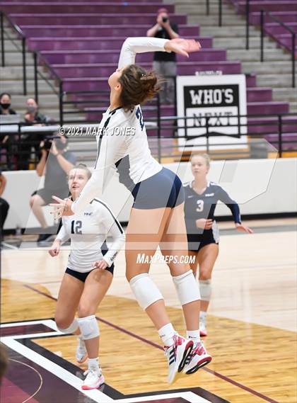 Thumbnail 3 in Mount Notre Dame vs. Assumption (GEICO Girls Invitational) photogallery.