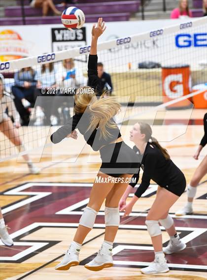 Thumbnail 1 in Mount Notre Dame vs. Assumption (GEICO Girls Invitational) photogallery.