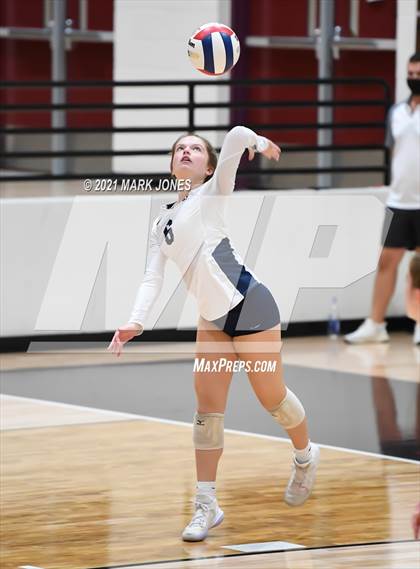 Thumbnail 2 in Mount Notre Dame vs. Assumption (GEICO Girls Invitational) photogallery.