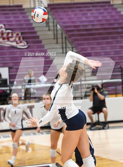 Thumbnail 3 in Mount Notre Dame vs. Assumption (GEICO Girls Invitational) photogallery.