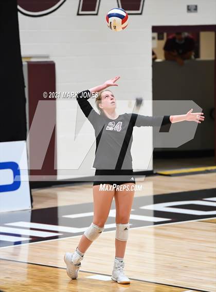 Thumbnail 2 in Mount Notre Dame vs. Assumption (GEICO Girls Invitational) photogallery.