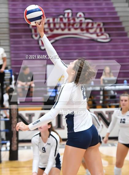 Thumbnail 2 in Mount Notre Dame vs. Assumption (GEICO Girls Invitational) photogallery.