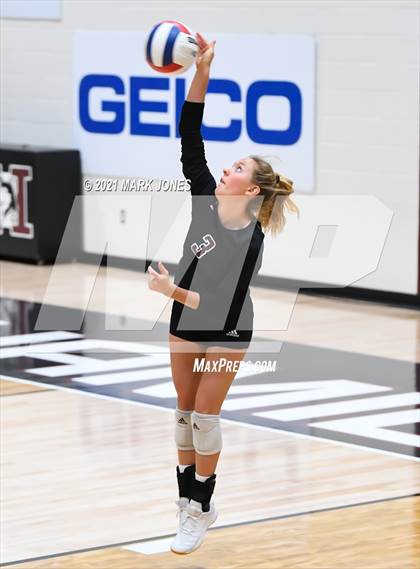 Thumbnail 2 in Mount Notre Dame vs. Assumption (GEICO Girls Invitational) photogallery.
