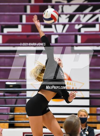 Thumbnail 3 in Mount Notre Dame vs. Assumption (GEICO Girls Invitational) photogallery.