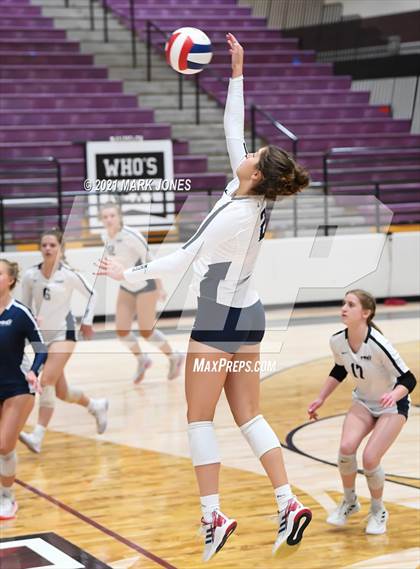 Thumbnail 2 in Mount Notre Dame vs. Assumption (GEICO Girls Invitational) photogallery.