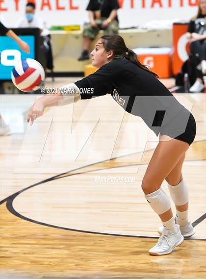 Thumbnail 3 in Mount Notre Dame vs. Assumption (GEICO Girls Invitational) photogallery.