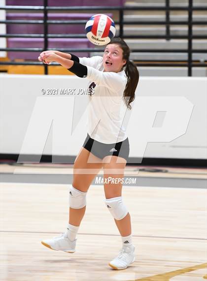 Thumbnail 2 in Mount Notre Dame vs. Assumption (GEICO Girls Invitational) photogallery.