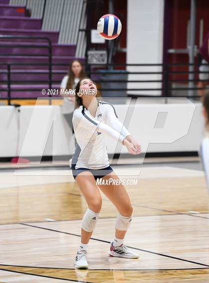 Thumbnail 3 in Mount Notre Dame vs. Assumption (GEICO Girls Invitational) photogallery.
