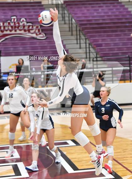 Thumbnail 2 in Mount Notre Dame vs. Assumption (GEICO Girls Invitational) photogallery.