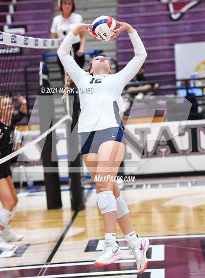 Thumbnail 3 in Mount Notre Dame vs. Assumption (GEICO Girls Invitational) photogallery.