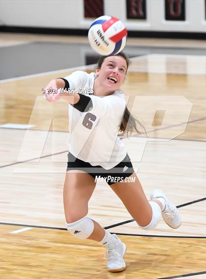 Thumbnail 3 in Mount Notre Dame vs. Assumption (GEICO Girls Invitational) photogallery.