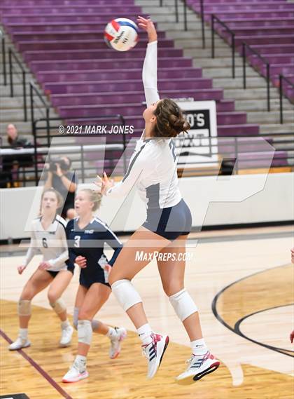 Thumbnail 2 in Mount Notre Dame vs. Assumption (GEICO Girls Invitational) photogallery.