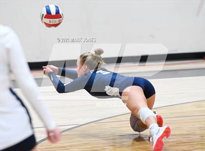 Thumbnail 3 in Mount Notre Dame vs. Assumption (GEICO Girls Invitational) photogallery.