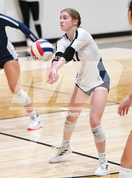 Thumbnail 3 in Mount Notre Dame vs. Assumption (GEICO Girls Invitational) photogallery.