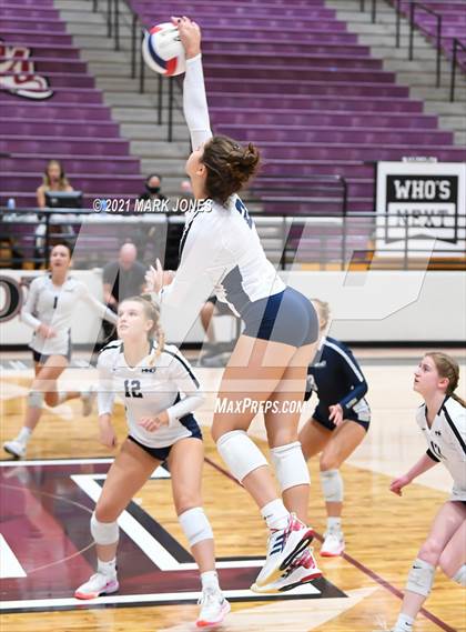 Thumbnail 3 in Mount Notre Dame vs. Assumption (GEICO Girls Invitational) photogallery.